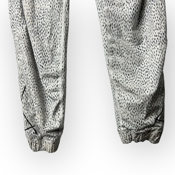 Lululemon Trainer Track Pant Dottie Dash White Black 8 - Picture 8 of 11